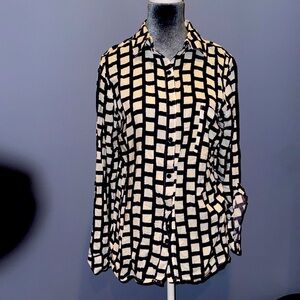 Lightweight Splendid button down for women.  Size medium.  Navy & white.